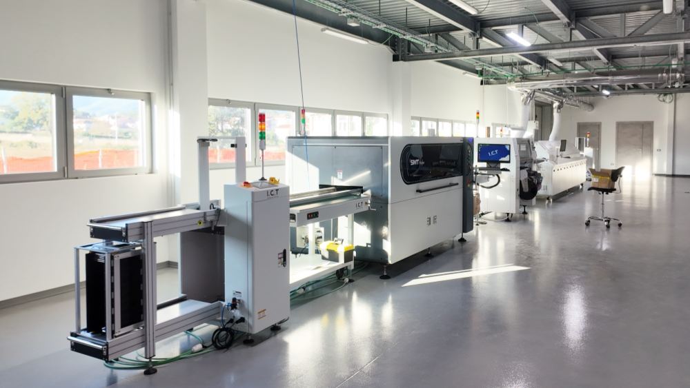 I.C.T LED Ligne de production de bandes en Italie 02.jpg